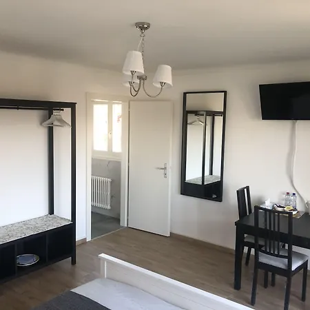 Au Bonheur Des Iris Couette-café 3*