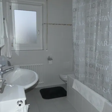 Au Bonheur Des Iris 3* رول