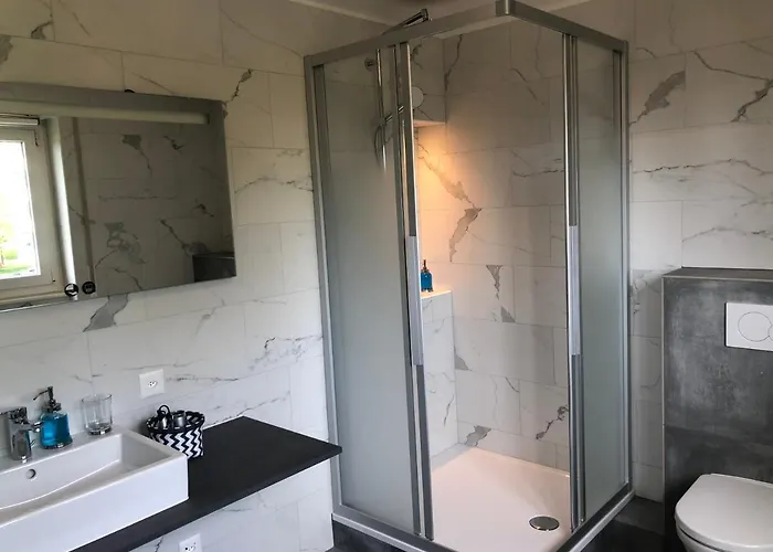 Au Bonheur Des Iris 3* 홀르